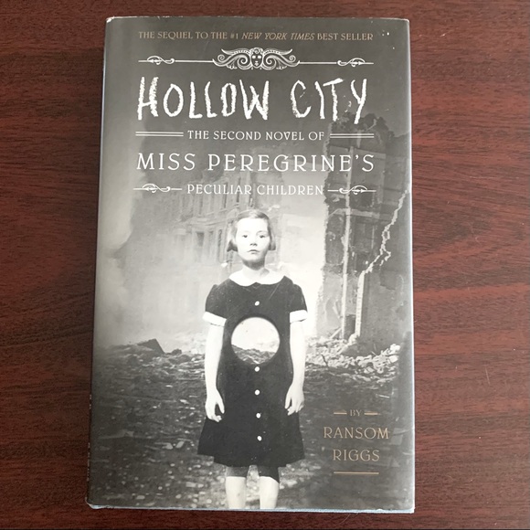 Hollow City book - Picture 1 of 1